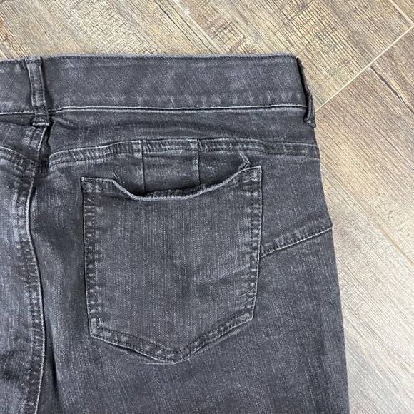 Torrid Distressed Skinny Jeans Pants Denim ((size 18R)) - Picture 3 of 9